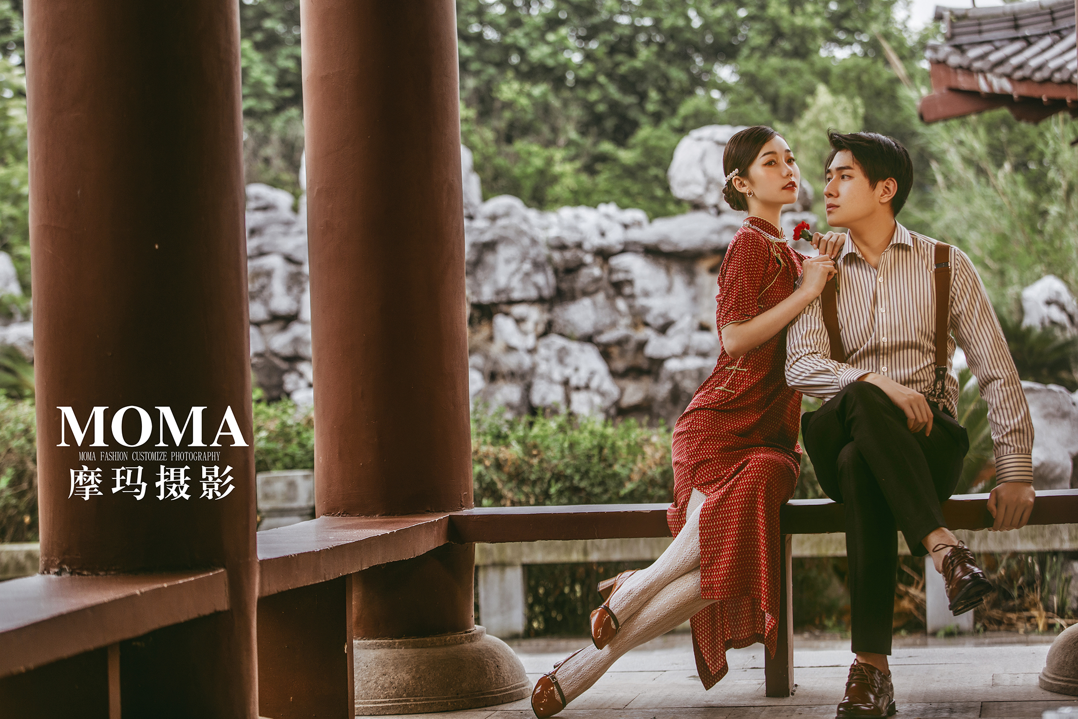 环肩相拥-图片4