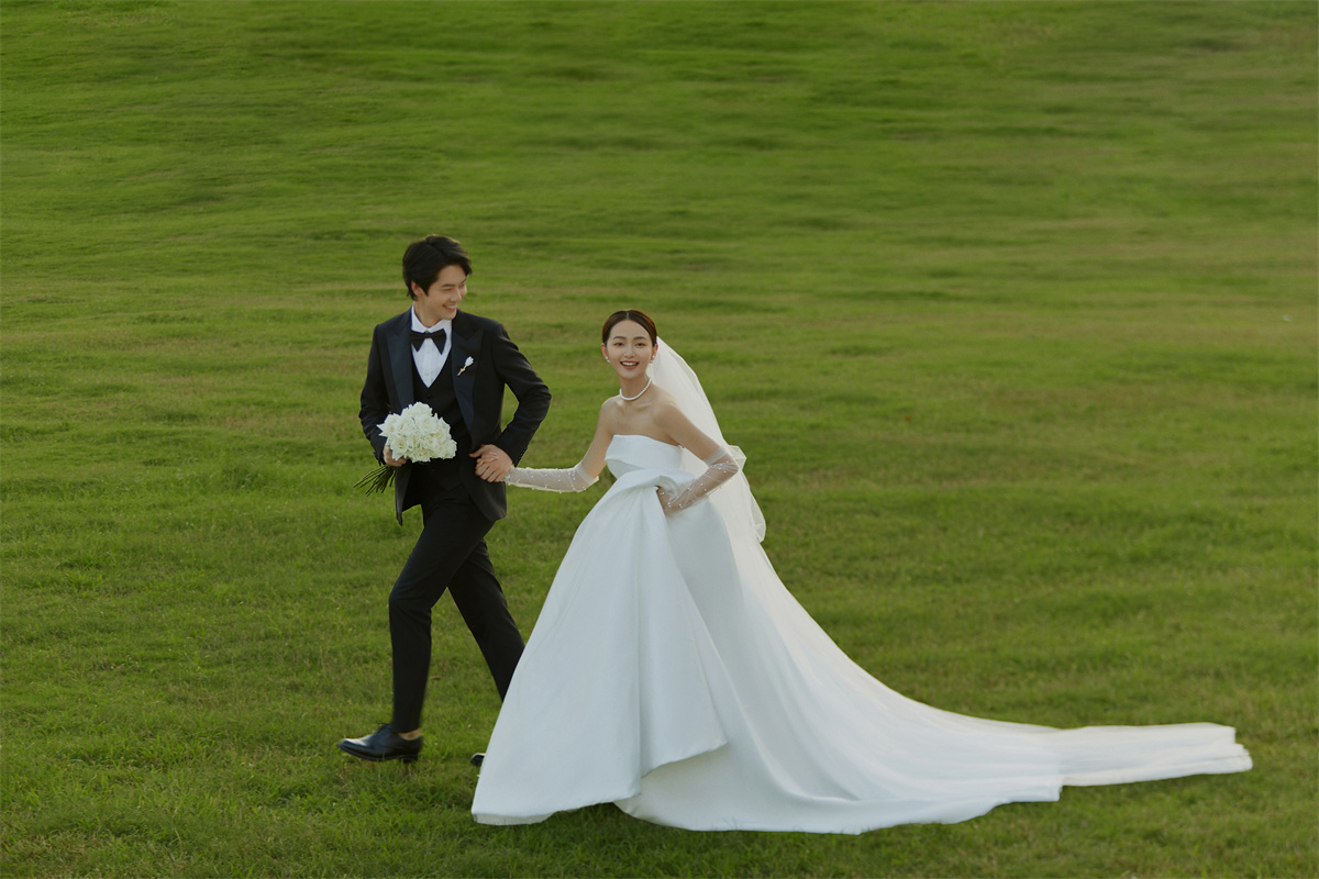 清新草地-图片1