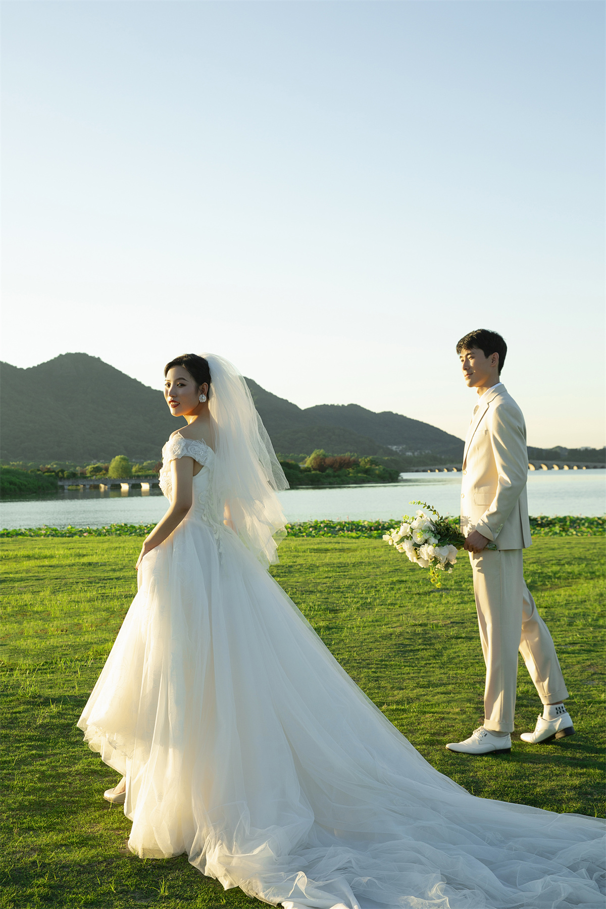 夕阳草地-图片8