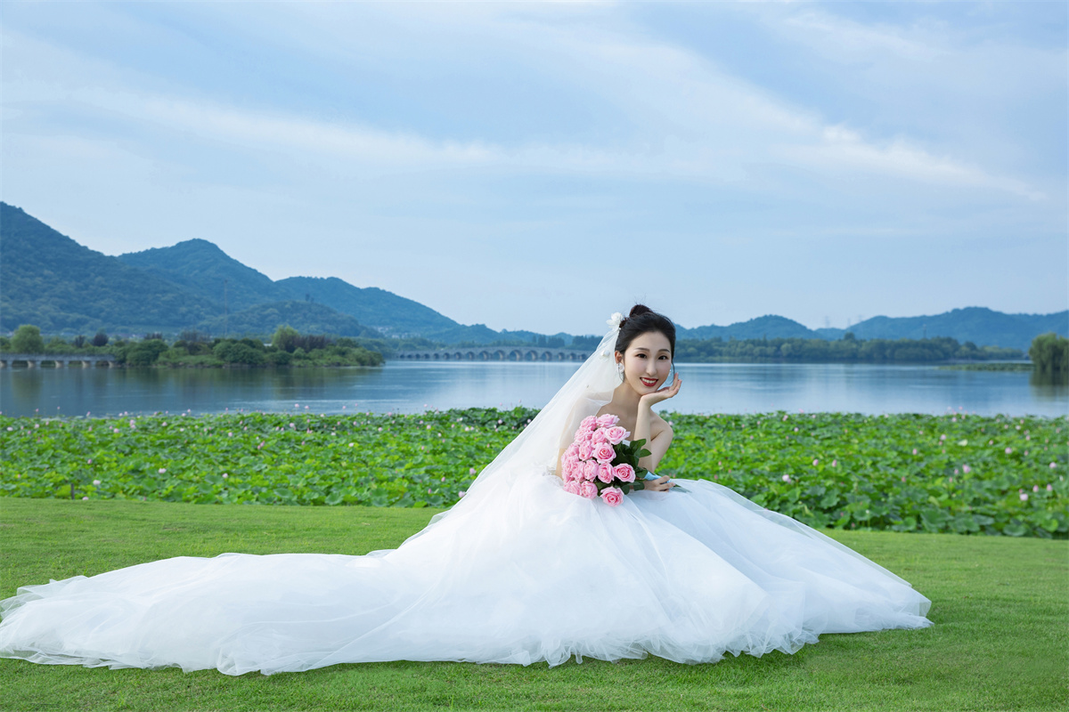 清晰草地-图片3