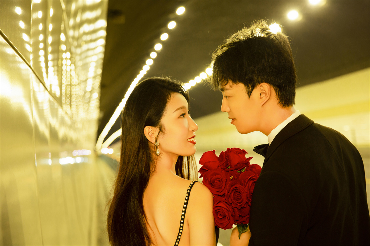 隧道夜景-图片1